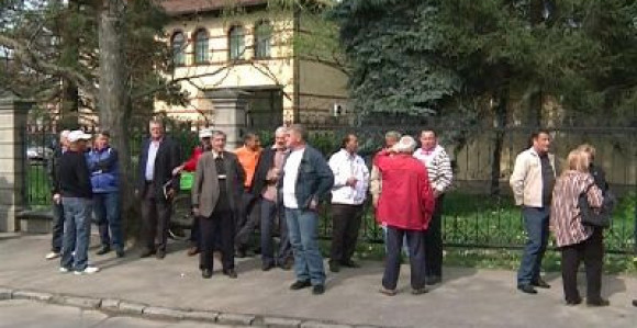 Путем суда траже 13 неисплаћених плата (ВИДЕО)