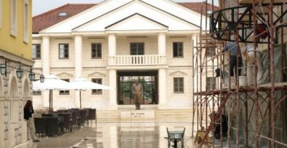 Opljačkan Andrićgrad