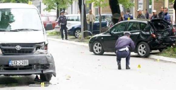 U Banjaluci se sudarili autobus i automobil
