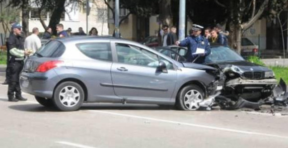 Saobraćajna nezgoda, povrijeđena jedna osoba