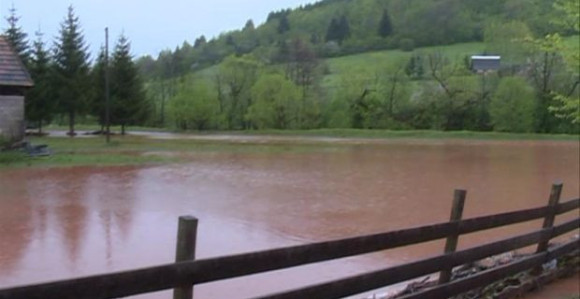 Smiruju se poplave u Istočnom Sarajevu (VIDEO)