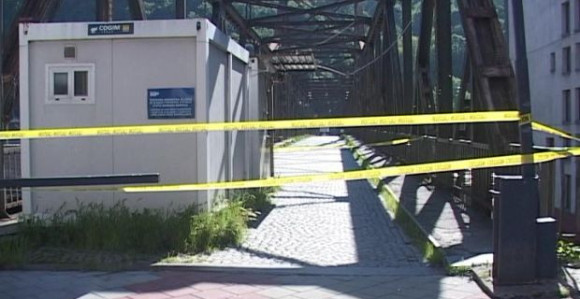 Zvornik: Pješački most blokiran zbog klizišta (VIDEO)