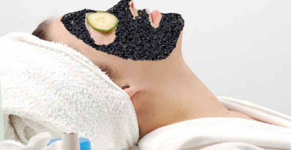 Šta žene širom svijeta koriste kako bi izgledale mlađe?