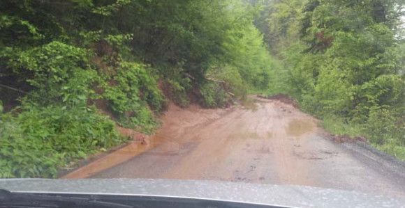 I dalje neprohodan put Bijeljina-Rača