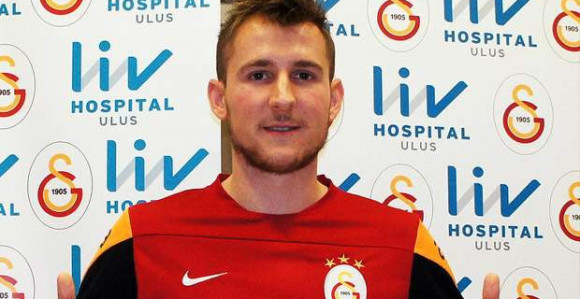 Hajrović slobodan, Galata ga nije plaćala!