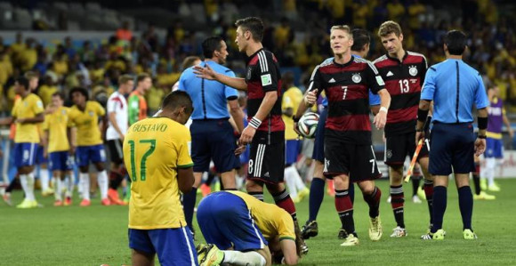 Nemilosrdni Nijemci zgazili i ponizili Brazil!