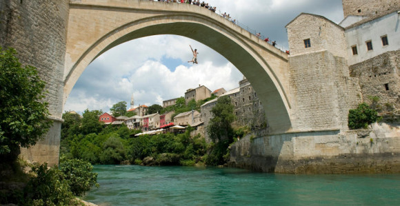 Skokovi sa mostarskog mosta - 448. put!