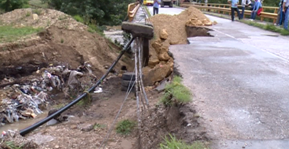 Lopare i Ugljevik na udaru vode i klizišta