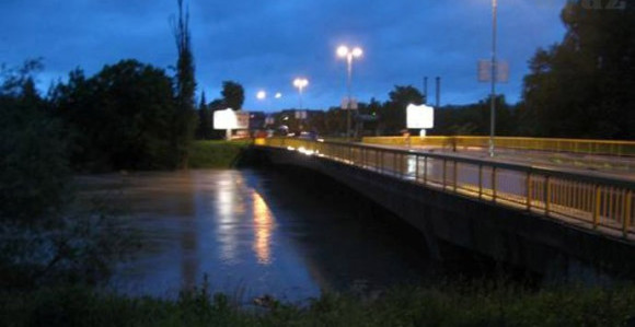 Vrbas stagnira, Bosna u Doboju 450 centimetara