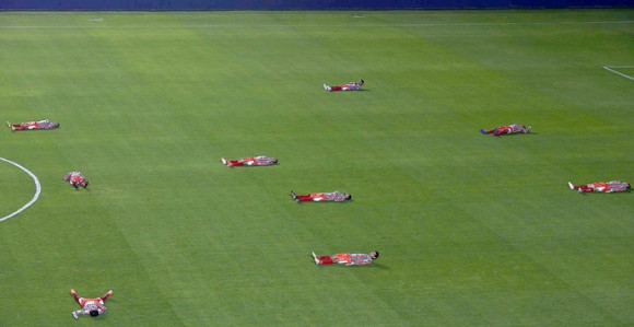 Ležali na terenu ka' Crnogorci! A Brazilci!