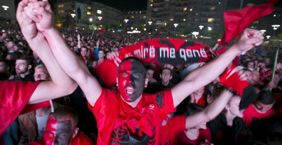 Албанци дочекани као хероји!