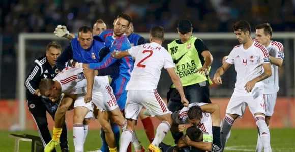 Albanci se podsmevaju: Srbi, hvala za tri boda!