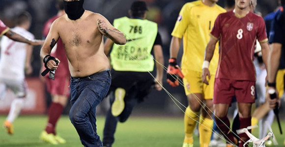 Policija našla dron i privela navijača!