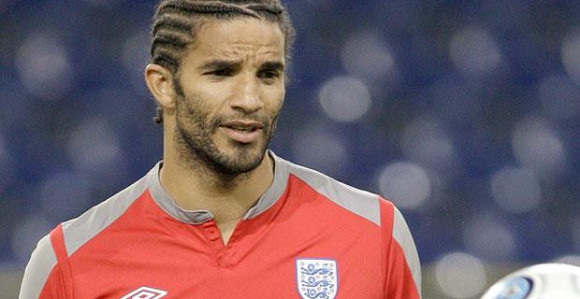 Dejvid Džejms bankrotirao, pa prodaje stvari!