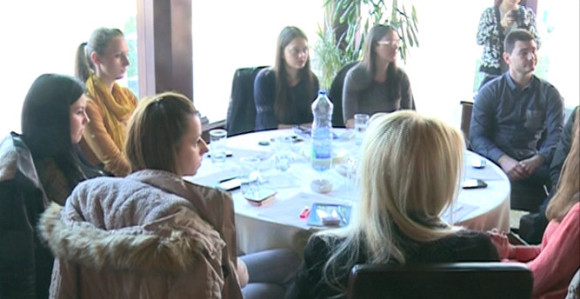 Studenti sa ambasadorima o evropskom putu