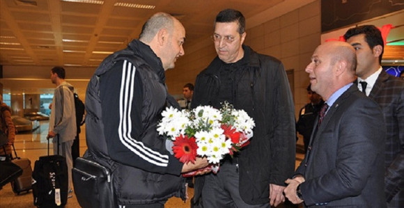 Za Partizan u Istanbulu - CVIJEĆE!