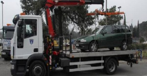 "Pauk" uklanja desetak auta dnevno