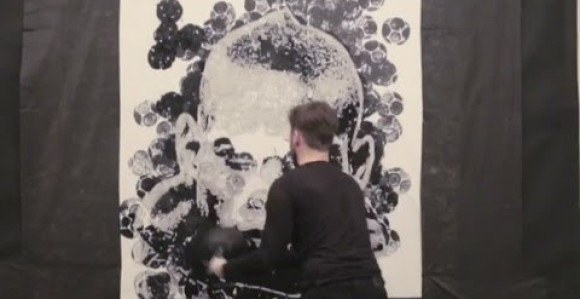 Видео: Невиђено - портрет Балотелија с лоптом!