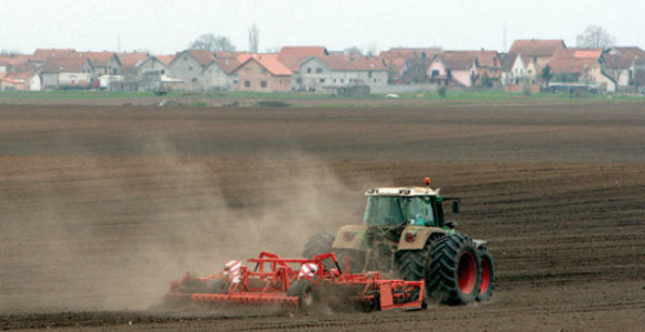  Četiri miliona KM podsticaja poljoprivrednicima