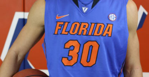 Video: Kurc ustao na lijevu nogu!