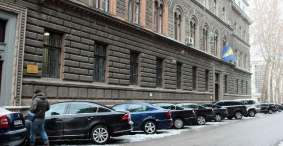 Institucije spiskale milione za kiriju