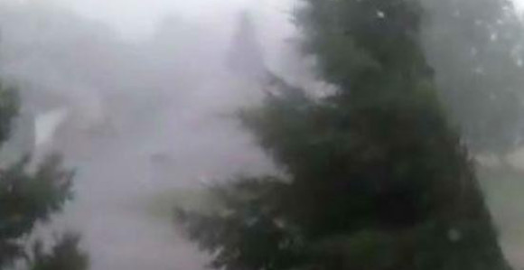 Trebinje: Vjetar nosio sve pred sobom 