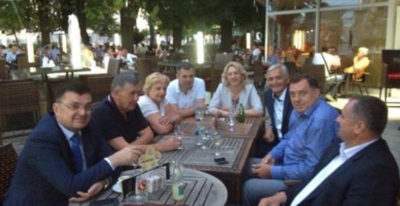 Tri tabora protiv Dodika