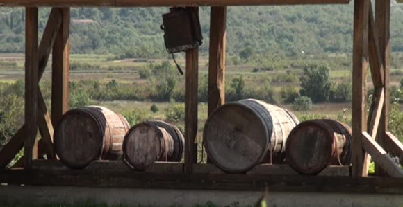 Vlada Srpske gasi male vinarije?
