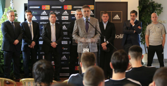 Играчи Партизана Управи: Гдје су наше паре?!