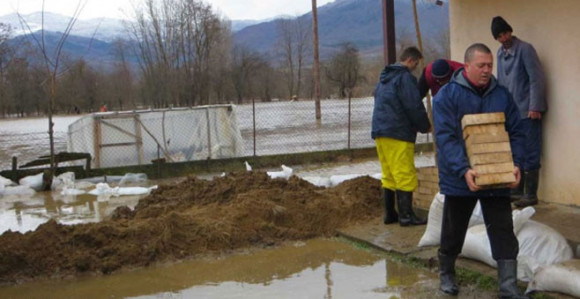 Poplave i klizišta ugrožavaju jug Srbije