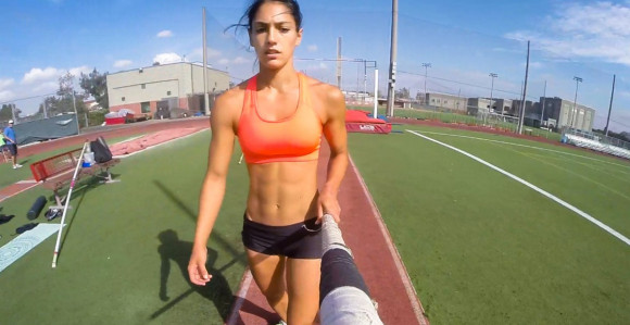 Video: Sjajno! Ona zgodna, skok s motkom...