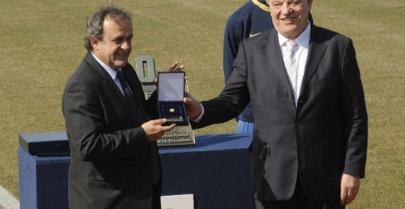 Толе тврди: Мене штити Платини!