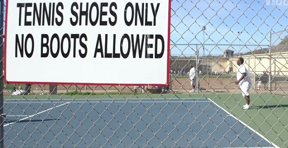 Video: San Kventin, jedan od najgorih zatvora, ali - tenis je čudo!