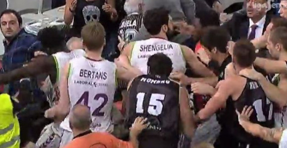 Video: Au, kakva tuča u Španiji, Srbin na Gruzijca, brat na brata!