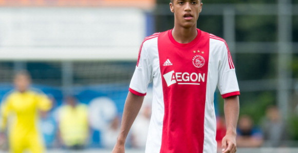 Рома жели Живковића!