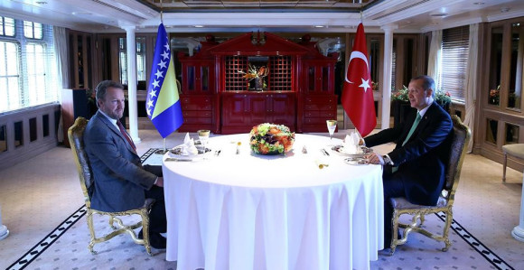 Sastanak Erdogana i Izetbegovića na jahti