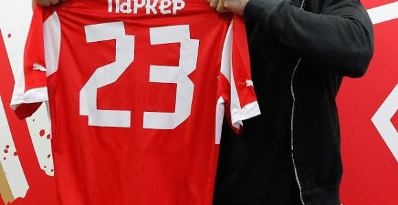 Šta sve ima u svom ugovoru Džošua Parker?!