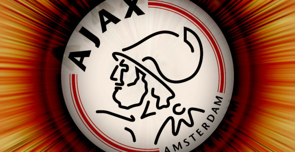 Млади играчи Ајакса пребили полицајку!