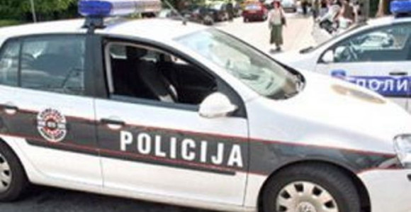 Starac pokušao ubiti članove rodbine
