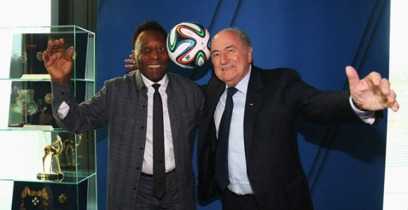 Пеле подржава Блатера!