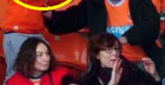 Видео: Навијачи се ''шорају'', а малац навија!