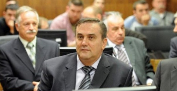 Затражити изручење Милета Радишића