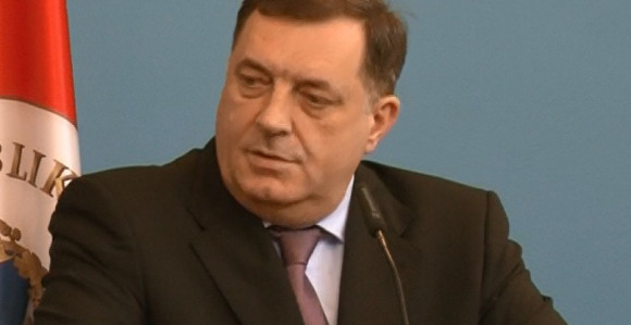 Додик брани Шкрбића