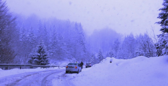 Aprilski snijeg iznenadio i vozače