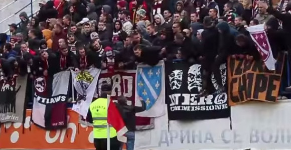 Видео: Фрка - у Зворнику поцепао заставу са ''љиљанима''!