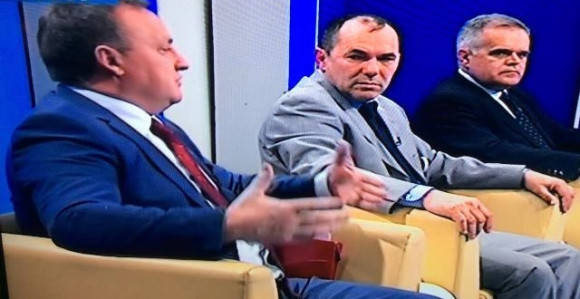 Posljednja linija odbrane: RTRS angažovao "polusvijet" u odbranu Dodika