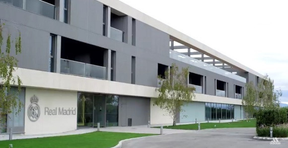 Video - Iza kulisa: Evo kako žive igrači Reala...!