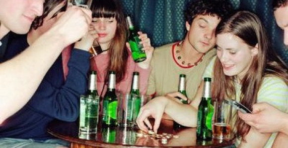 Učenici sve češće druguju sa čašicom