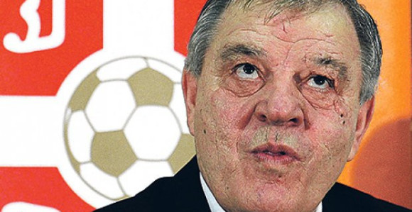 Толе мирно поручује свима: Ја не идем, а ви...!