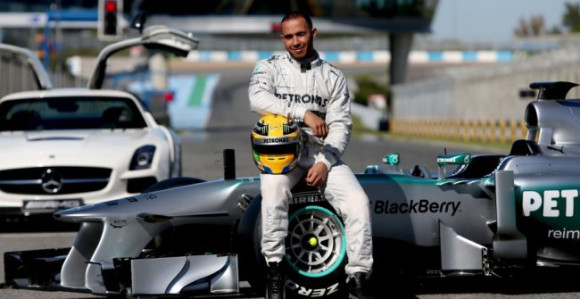 Hamilton u Mercedesu još tri godine!